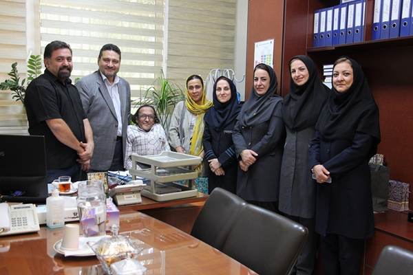 دکتر مخترع: کارکنان پیشکسوت، سرمایه‌های ارزشمند نظام سلامت هستند